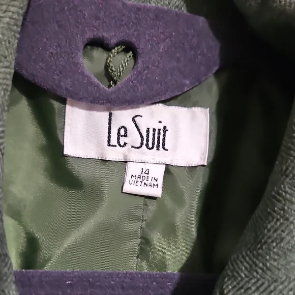 Classic Green Women's Skirt Suit by Le Suit - Picture 2 of 5